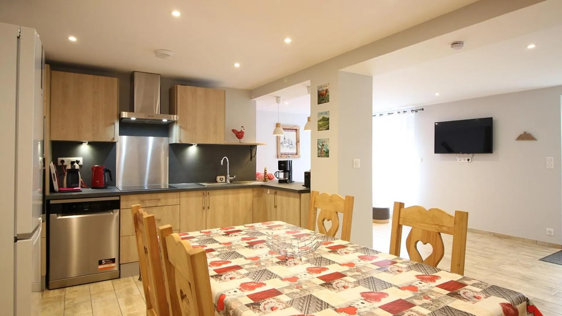 Charmant T2 Au Mont-Dore, Parking Privatif, Proche Thermes, Classe 2 Etoiles - 4 Couchages - Fr-1-415-124 0*, Le Mont-Dore France